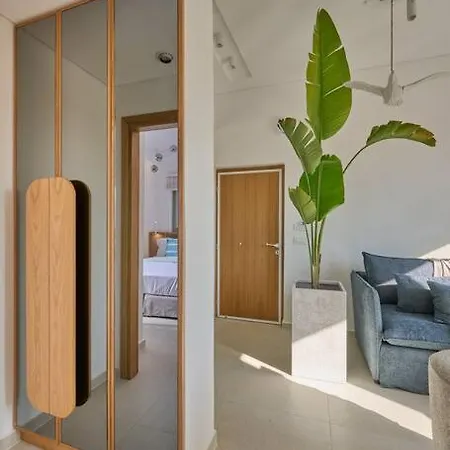 Apartment Mantis' House *